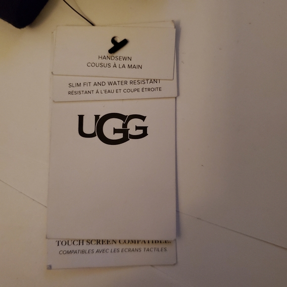 Ugg Sheepskin side tab tech glove black - Picture 3 of 3